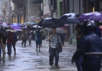 Chuva coloca SP em estado de atenção para alagamentos; Defesa Civil emite alerta severo