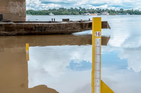 Com seca severa, rio Madeira chega a menor nível em quase 60 anos