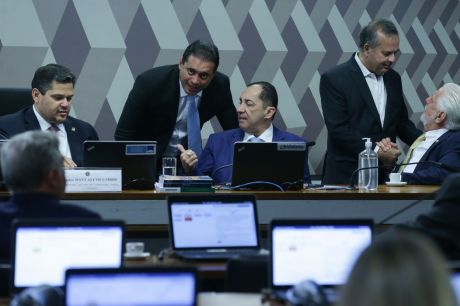 CCJ do Senado reduz prazo de inelegibilidade previsto na Ficha Limpa