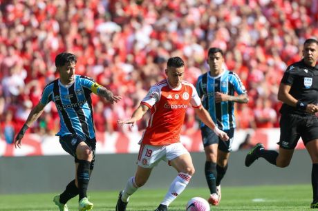 Colombiano Borré garante vitória de 1 a 0 do Inter sobre Grêmio