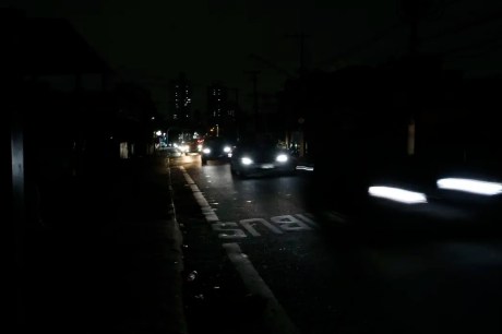 Mais de 23 mil imóveis continuam sem luz na Grande São Paulo