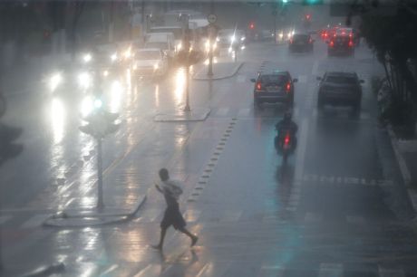 Após chuvas, São Paulo registra enchentes e voos cancelados