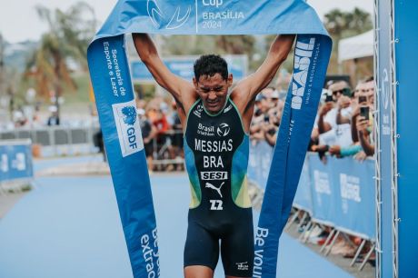 Manoel Messias ganha etapa de Brasília da Copa do Mundo de triatlo