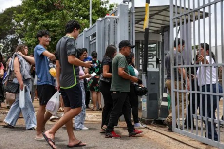 Segundo dia do Enem: candidatos respondem a 90 questões até 18h30