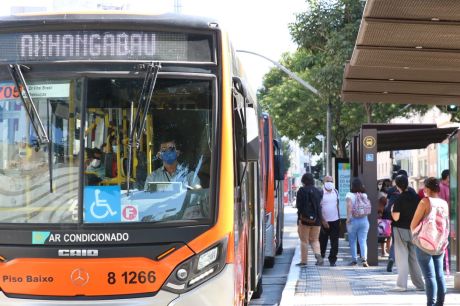 Serviços crescem 1% de agosto para setembro