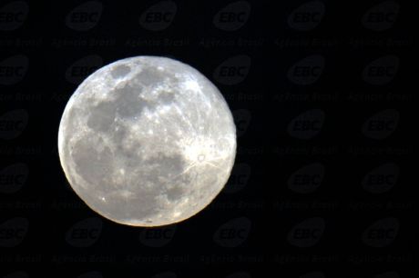 Última superlua cheia do ano pode ser vista nesta sexta-feira