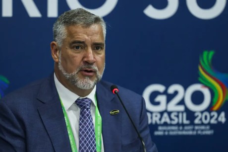 Brasil sai fortalecido no ambiente internacional, diz ministro