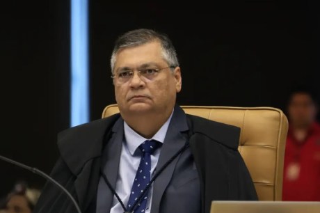 Dino determina a cemitérios cobrarem valores anteriores à privatização