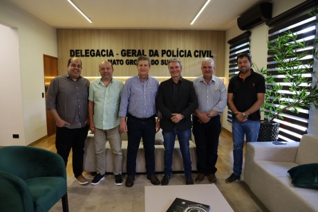 Delegado-Geral da Polícia Civil recebe prefeito eleito de Chapadão do Sul, para tratar de temas relacionados à segurança pública