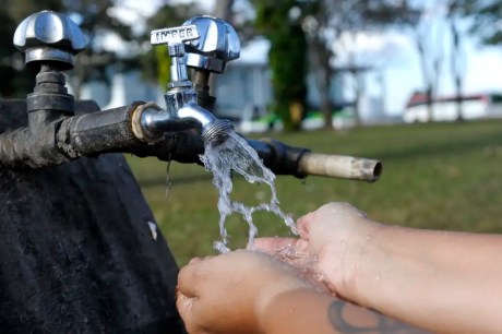 No Brasil, 1,4 milhão de estudantes não têm água tratada na escola