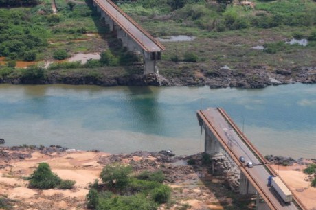 Queda de ponte: Marinha suspende busca subaquática no Rio Tocantins