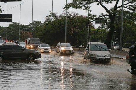 Chuvas intensas colocam maior parte do país em alerta