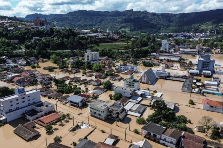 Chuvas em Santa Catarina deixam 995 desalojados e 320 desabrigados