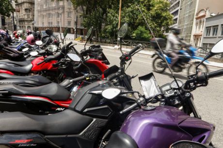 Uber anuncia volta do serviço de transporte por moto em São Paulo