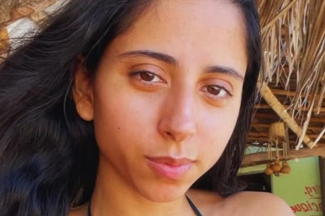 Mulher perde memória de 5 anos e agora luta se reconectar com o filho