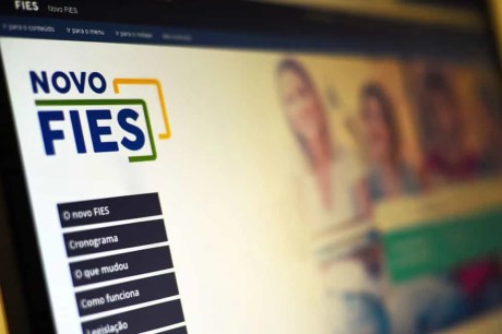 Fies 2025 abre inscrições para financiamento de cursos superiores