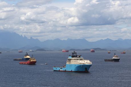 Remoção de navios abandonados na Baía de Guanabara será no 2º semestre