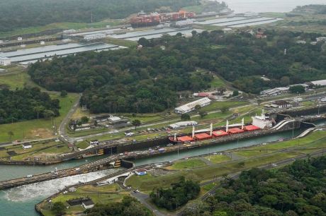 Panamá nega reivindicação dos EUA de direitos de travessia de canal