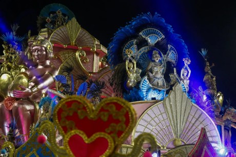 Rosas de Ouro é a grande campeã do carnaval de São Paulo